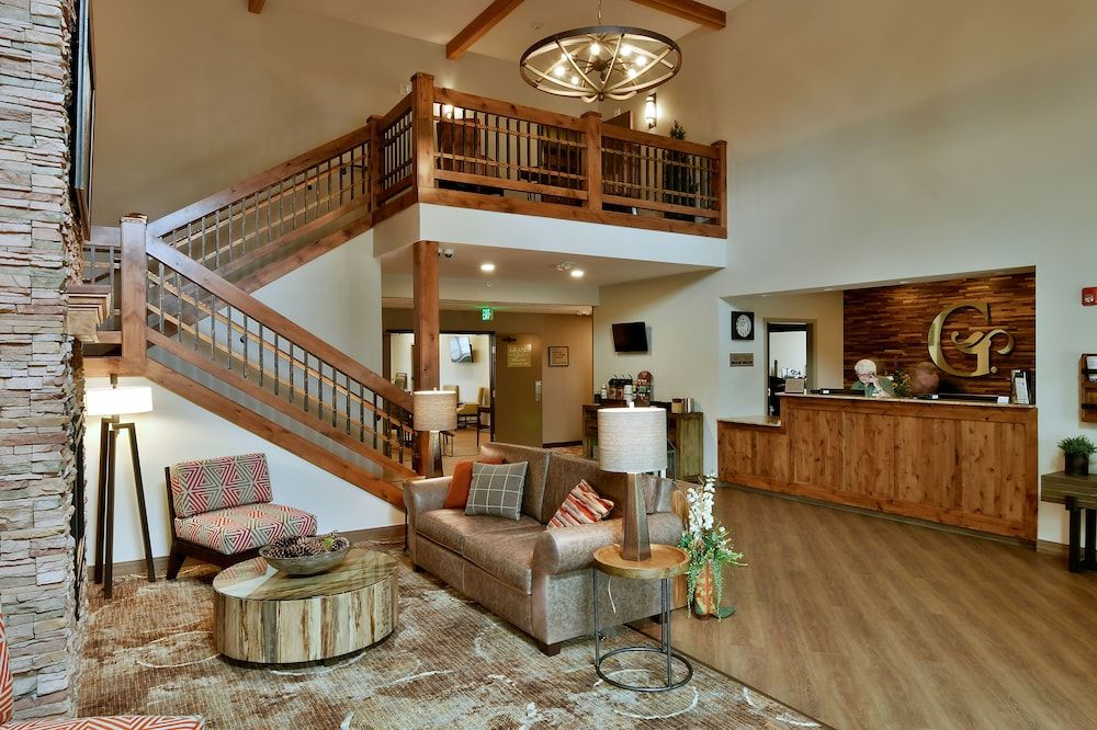 GrandStay Hotel & Suites Sisters 3