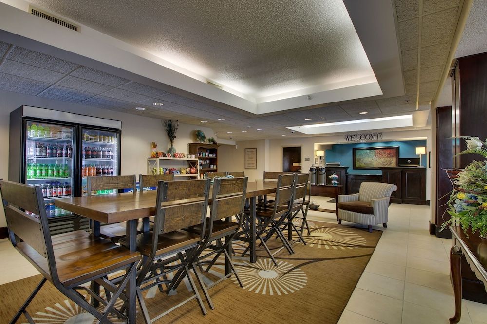 Wingfield Inn & Suites 3