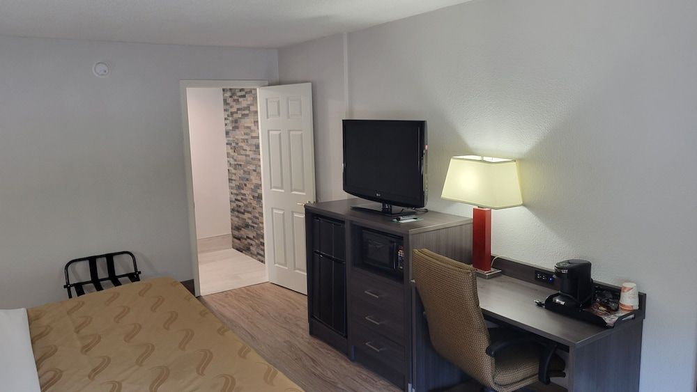 Quality Inn Forsyth near GA Public Safety Training Center 3