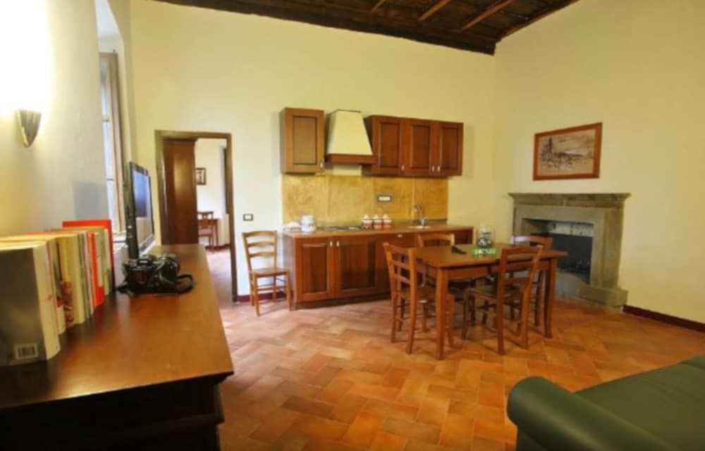 Antico Borgo La Commenda 2