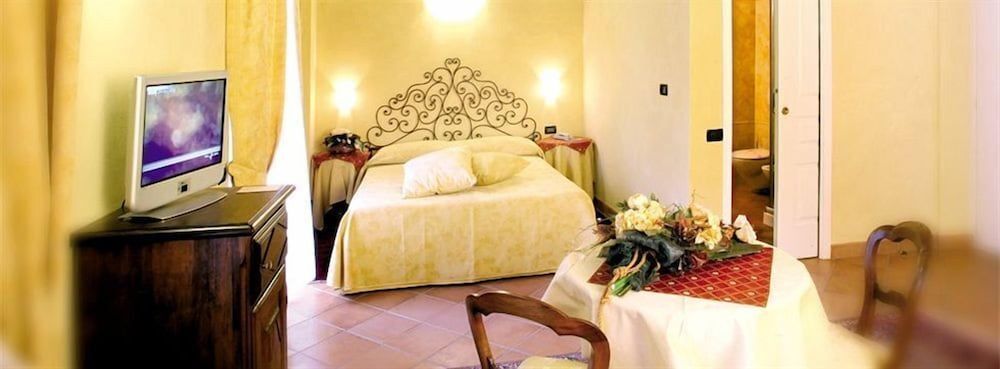 Palazzo di Mezzo 3 estrelas em Carrù