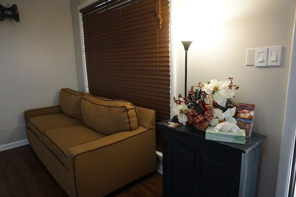 Harvest Drive Family Inn 3