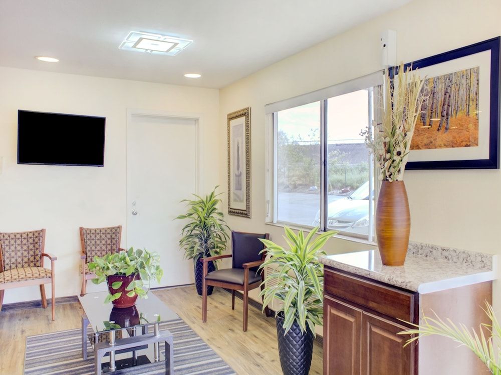 Travelodge by Wyndham Miles City 2