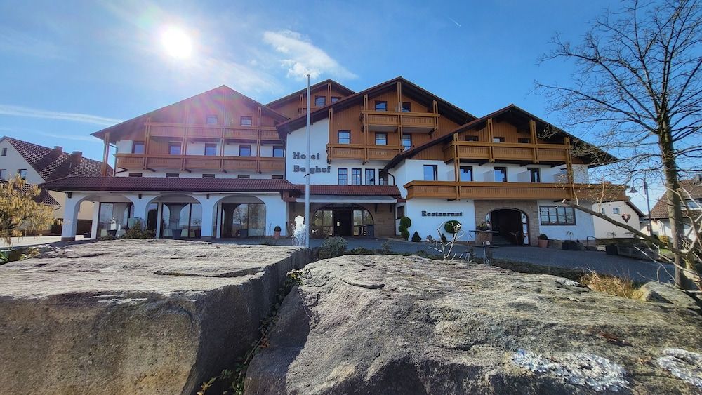 Hotel-Restaurant Berghof -1 estrelas em Petersberg