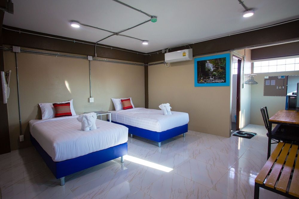 Baan Chang Hotel & Coffee House 3