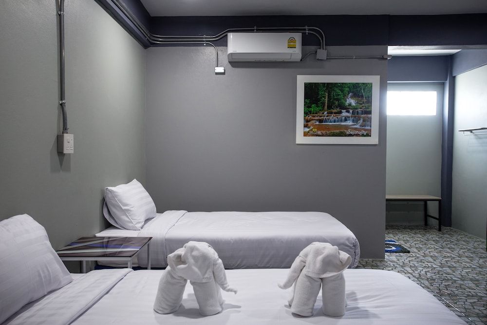 Baan Chang Hotel & Coffee House 2