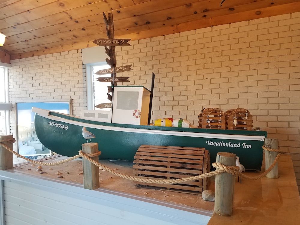 Vacationland Inn & Suites 3