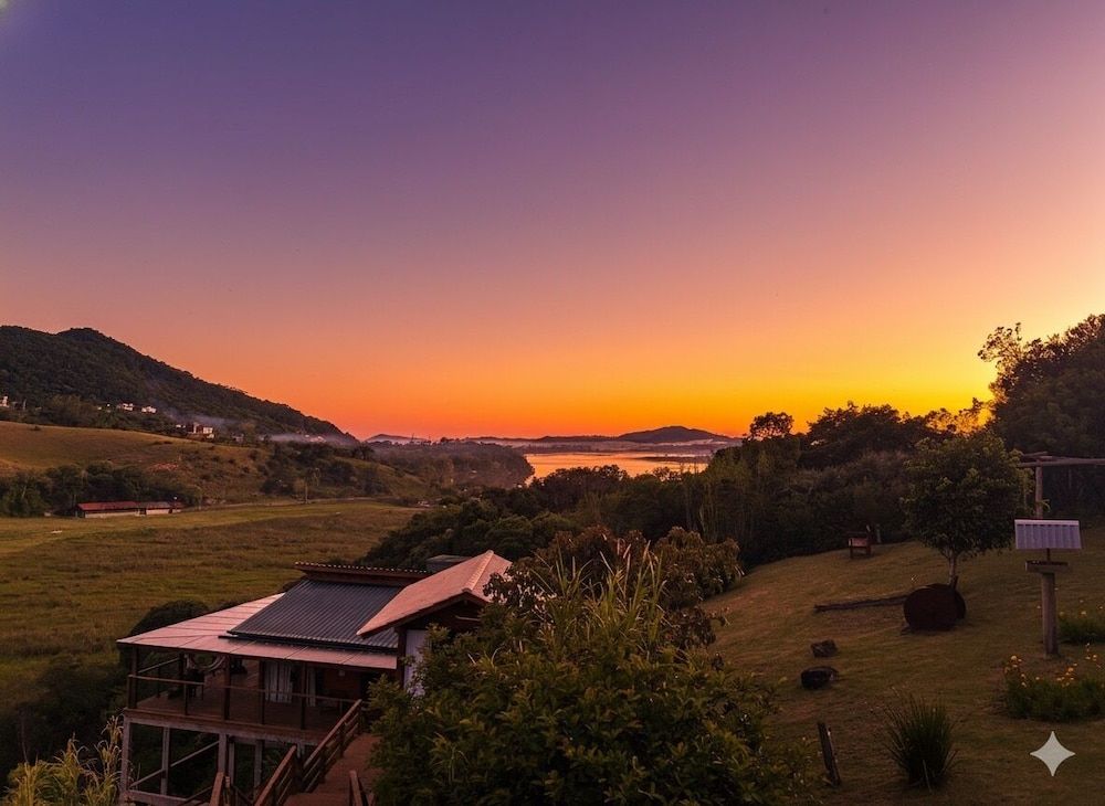 Pousada La Creacion -1 estrelas em Praia do Rosa