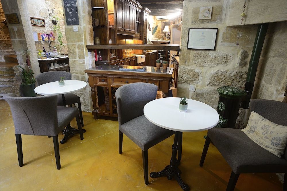 The Burrow Guest House 3