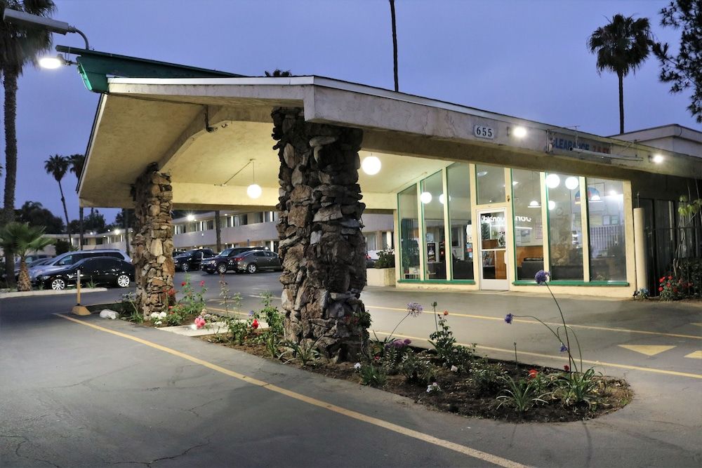 Valli Hi Motel 2 estrelas em San Ysidro