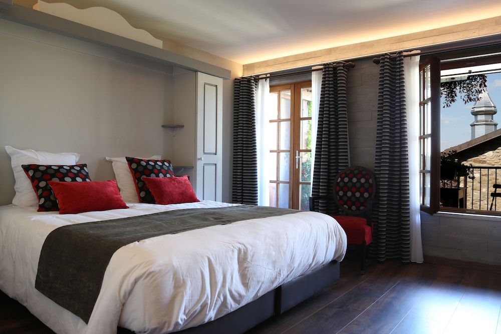 Hôtel Restaurant Le Vieux Logis 2