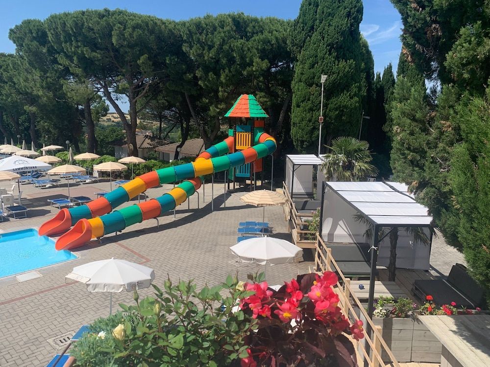 Hotel Marysierra -1 estrelas em San Costanzo