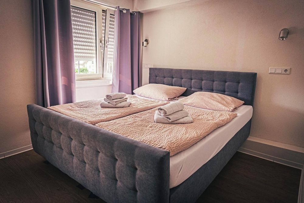 Gasthaus Pension Zur Bergstraße 3