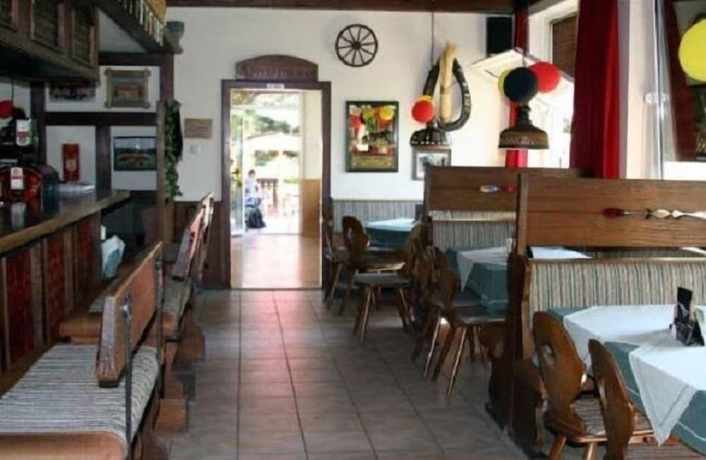 Gasthaus Pension Zur Bergstraße -1 estrelas em Hirschberg an der Bergstraße