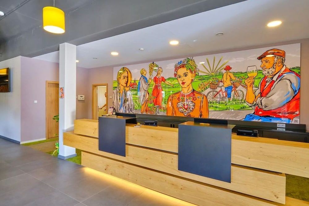 Sonnenhotel Weingut RÔøΩmmert 2