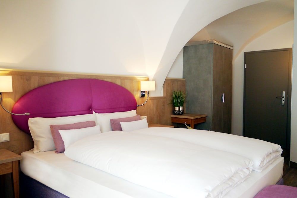 Das Brunners Hotel -1 estrelas em Weiden