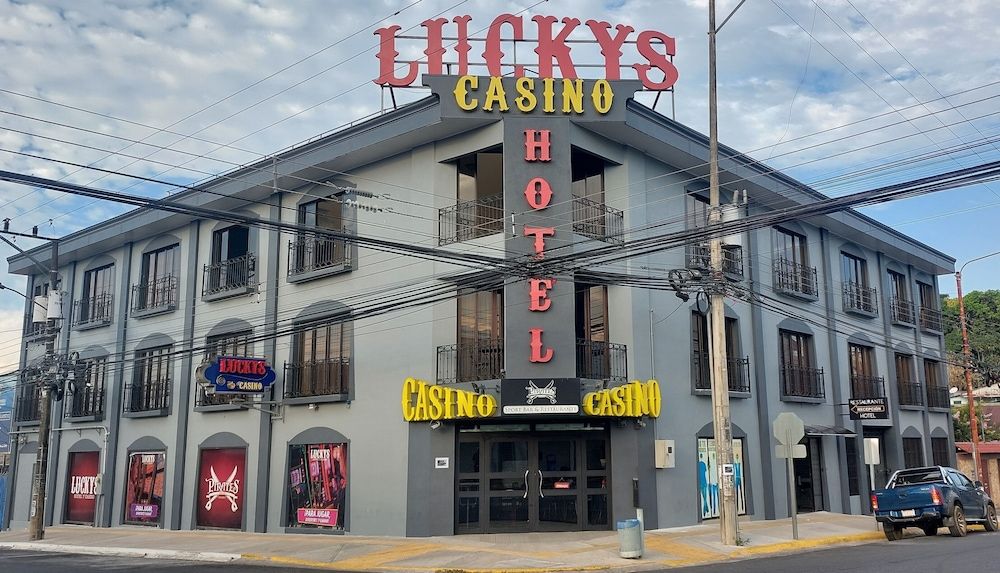 Lucky's Hotel y Casino 3 estrelas em San Isidro