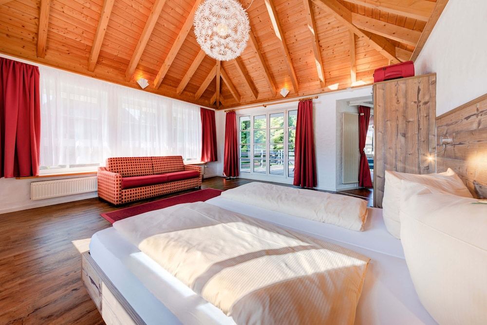 Landgasthof zum Dorfkrug -1 estrelas em Häusern