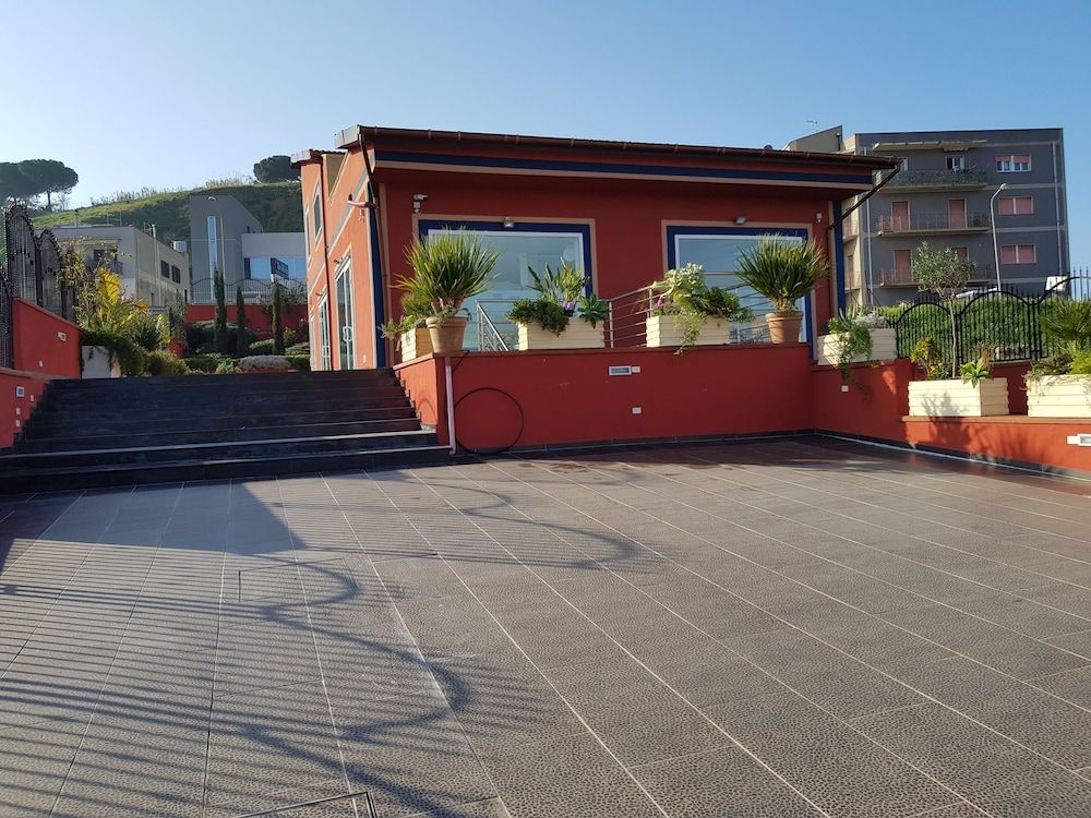 Lilium In -1 estrelas em Gela