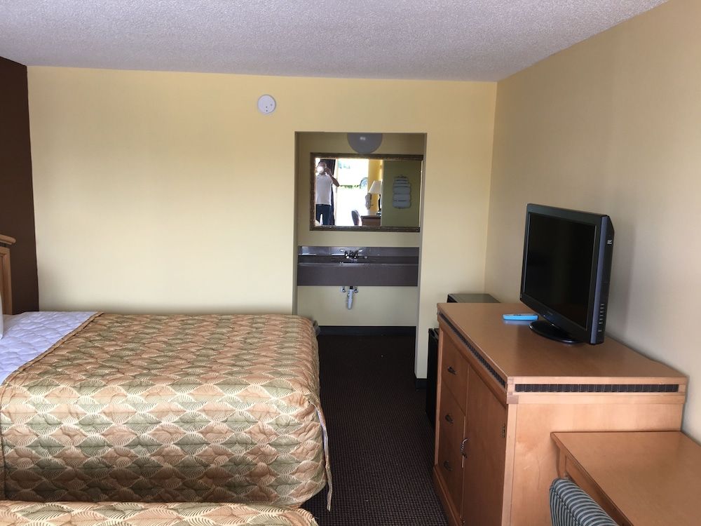 Budget Inn Tarboro 3