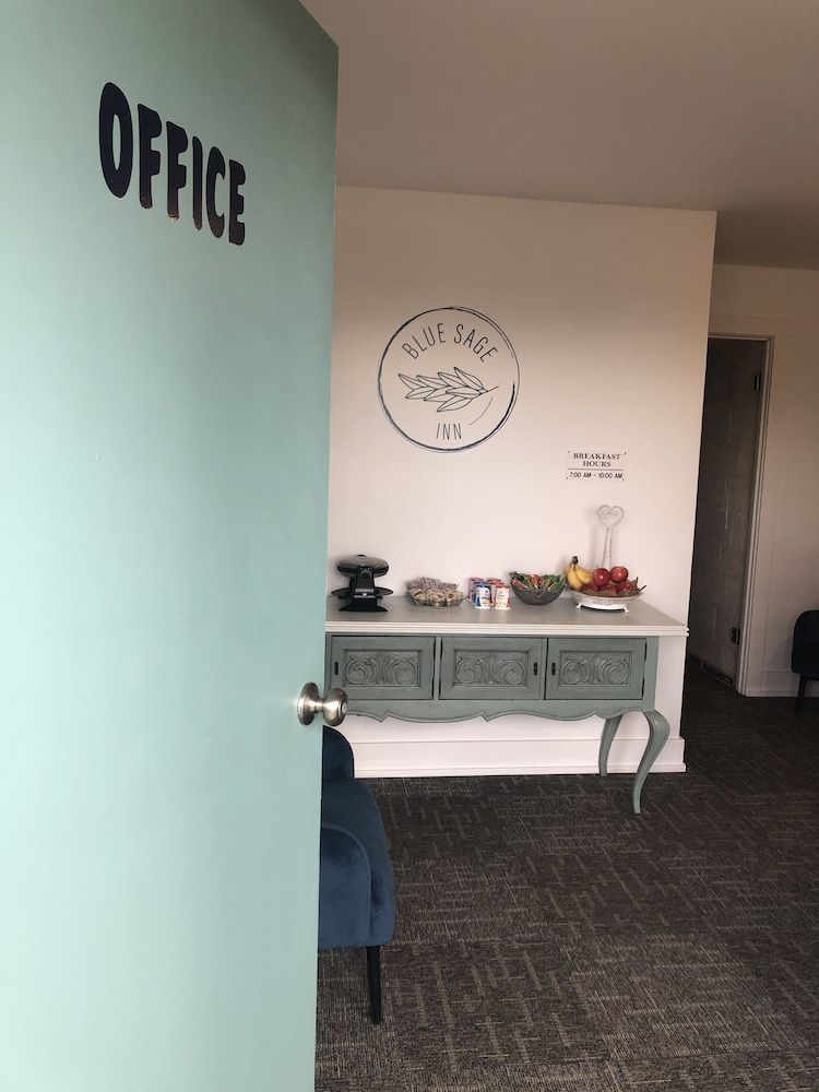 Blue Sage Inn & Suites 2