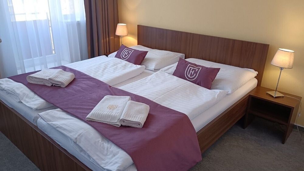 Hotel Eminent 3 estrelas em Stupava