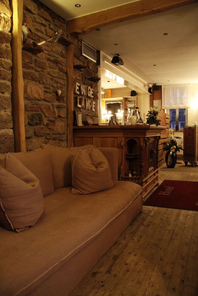 Zur Ewigen Lampe at Hemingway Trail -1 estrelas em Nideggen