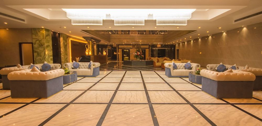 The Grand Mountain Hotel 3