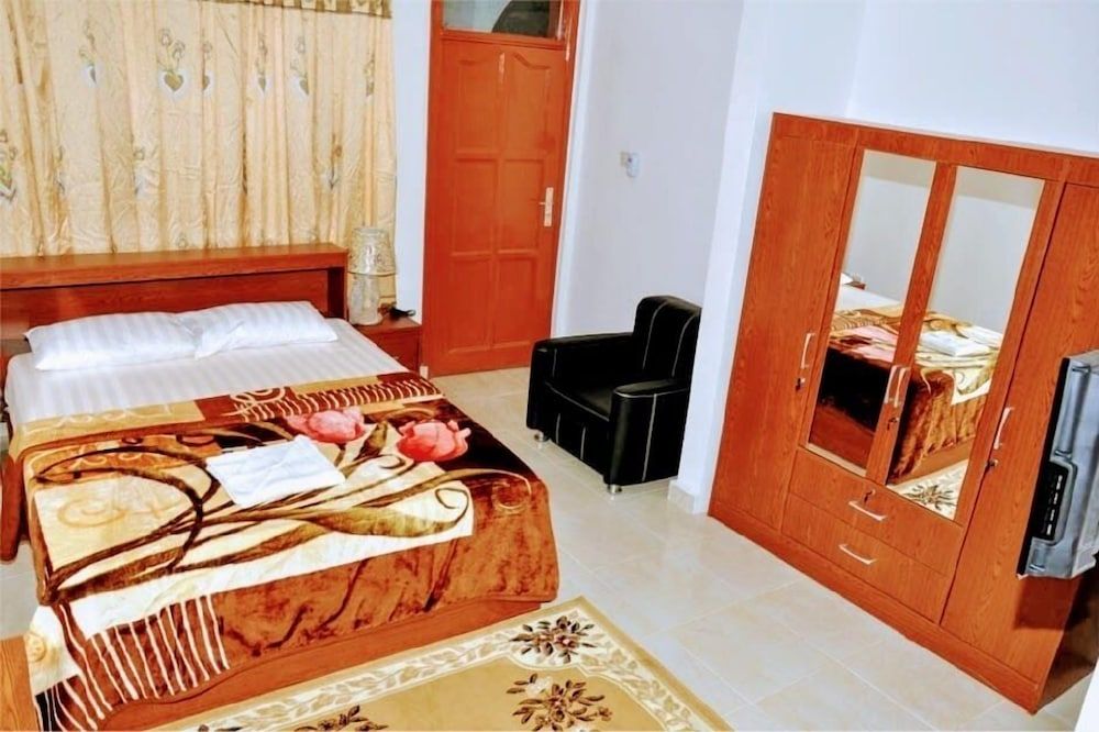 Pemicsa Hotel 2 estrelas em Spintex