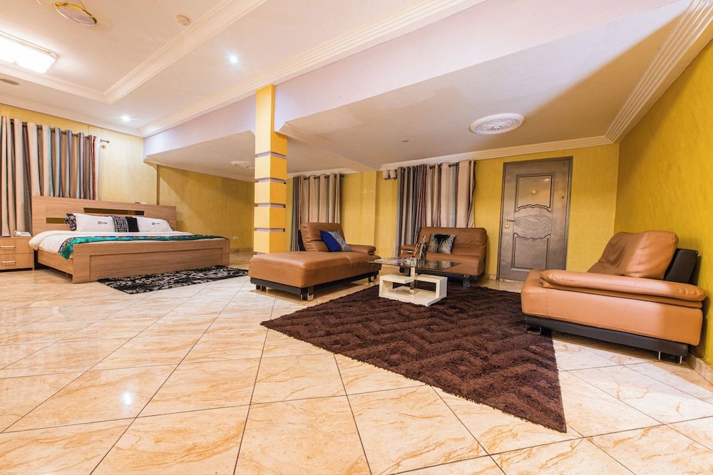 Bays Luxury Lodge 1