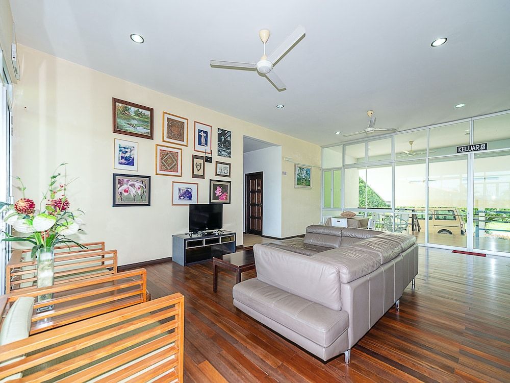 OYO 90036 Eagle Wood Garden 2