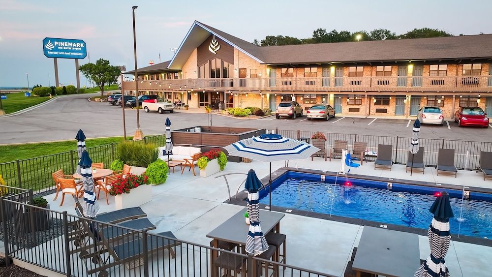 Pinemark Inn & Suites 2 estrelas em Saint Clair