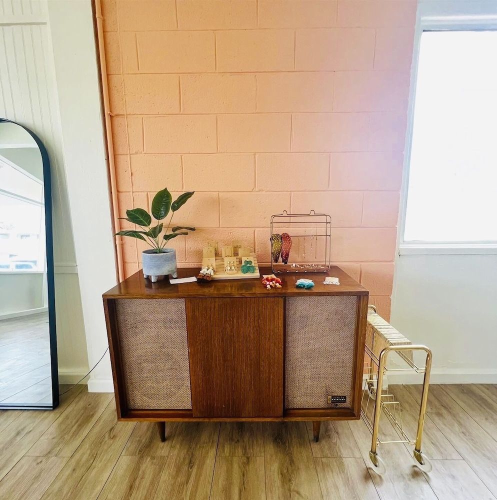 The Postcard Motel 2