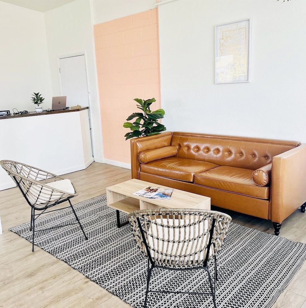 The Postcard Motel 3