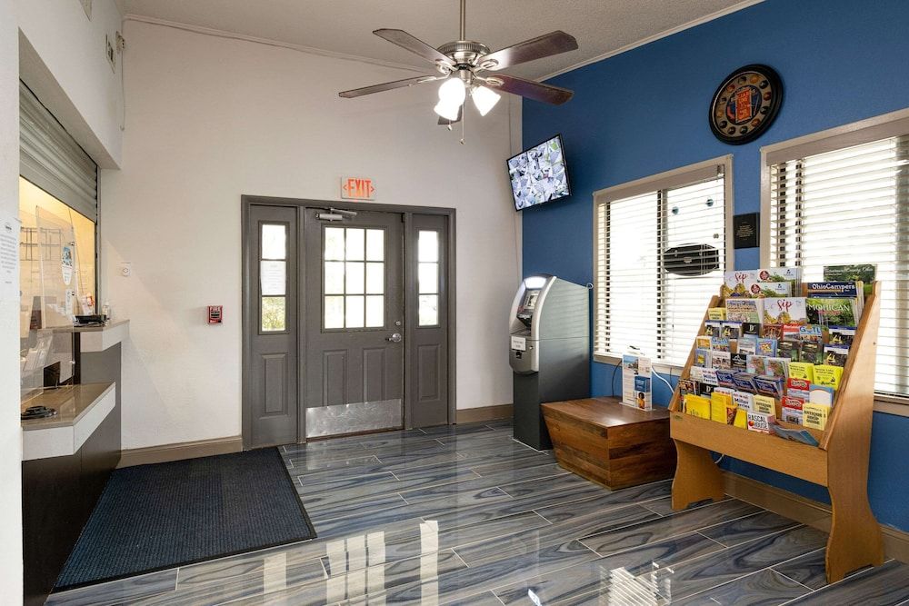 Suburban Studios Mentor - Cleveland Northeast 2