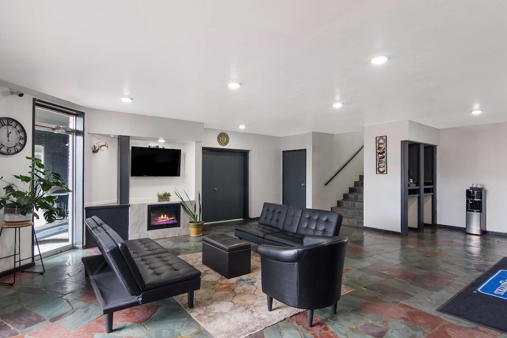 Rodeway Inn & Suites Sidney Historic Downtown I-80 2