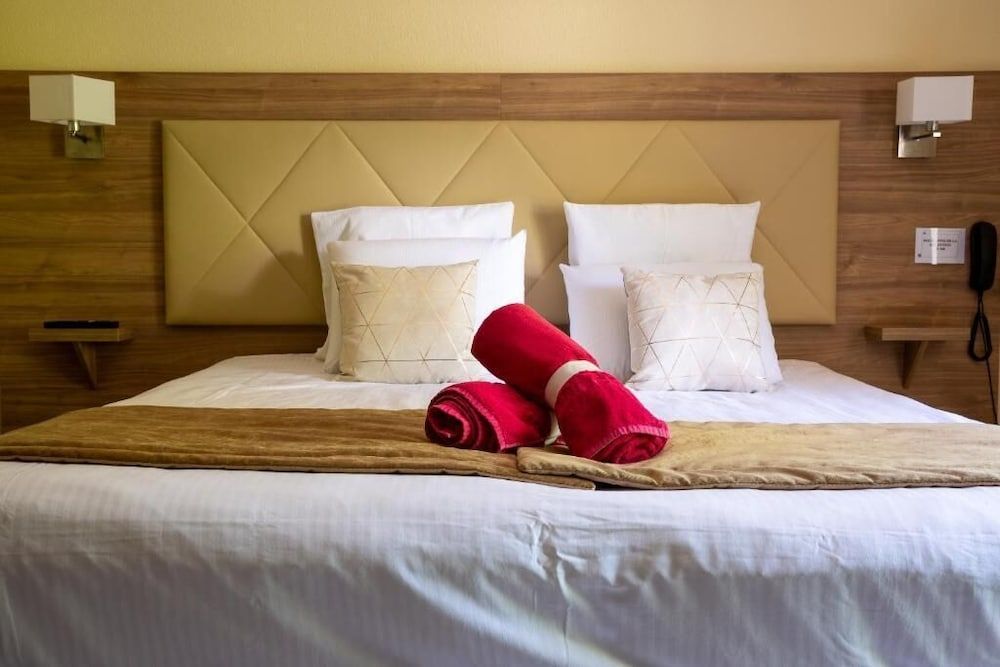 Les DÔøΩpendances de Chapeau Cornu 2