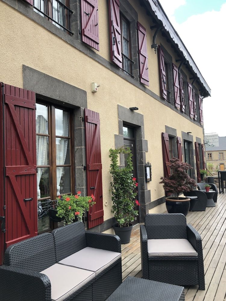 A l'Aube des Volcans -1 estrelas em Charbonnières-les-Vieilles