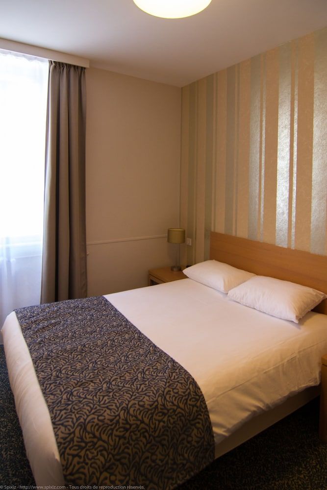 Logis Hotel du Chateau 3