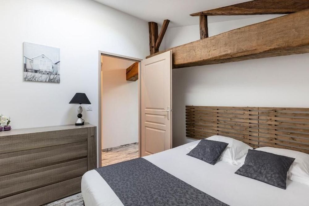 Château Pierre de Montignac 2