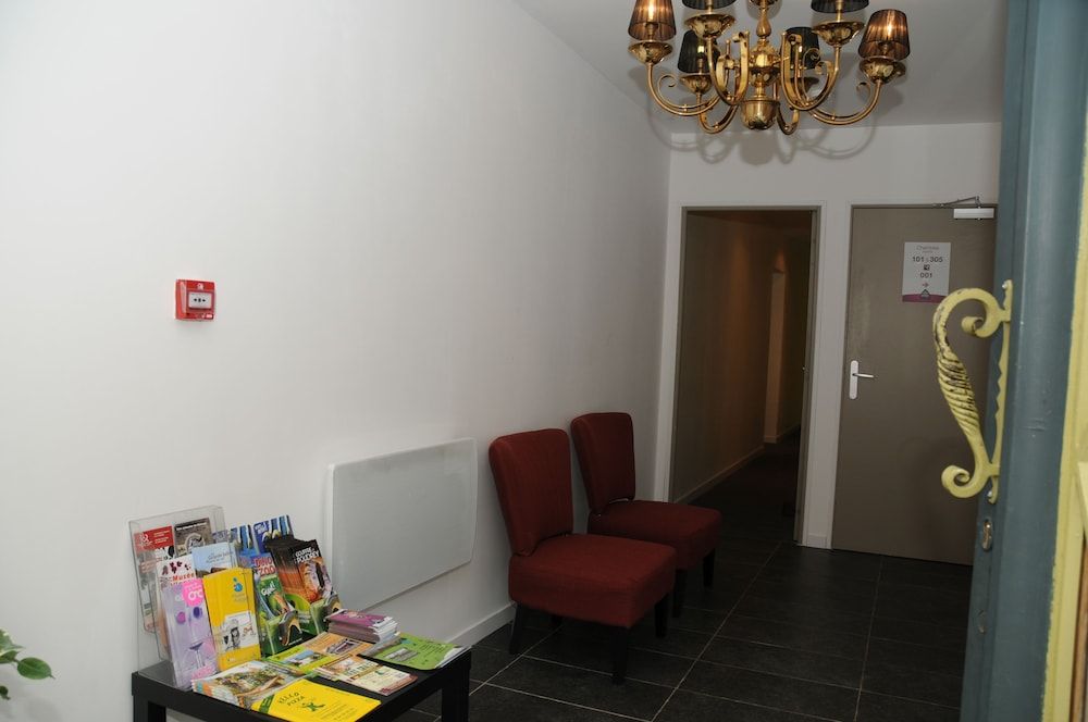 Kyriad Direct Morez -1 estrelas em Morez