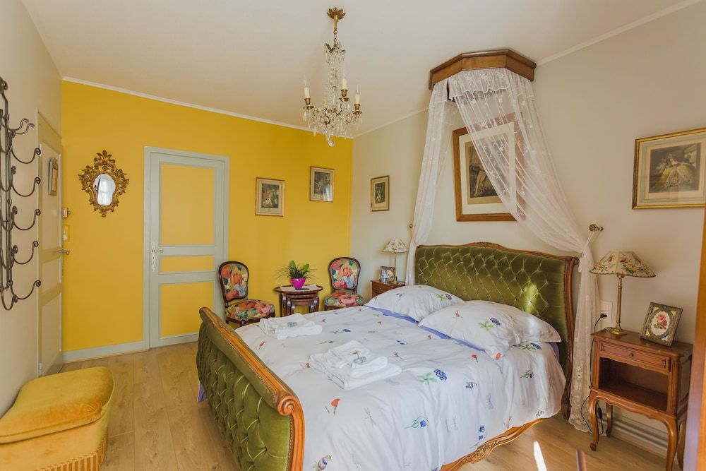 La Petite Maison près de l'Eglise 2