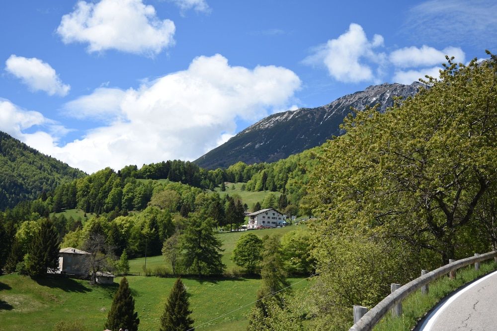 Rifugio Monte Baldo -1 estrelas em Avio