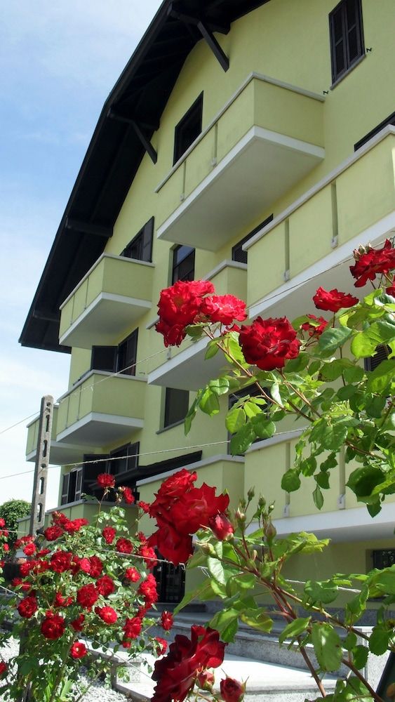 Albergo Residence Isotta 3 estrelas em Veruno