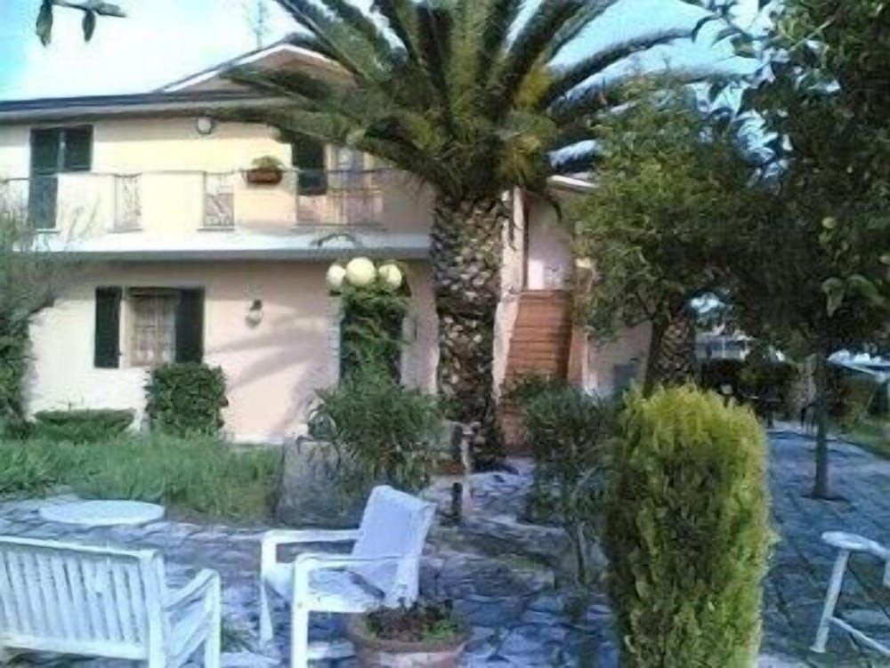 Bed & Breakfast Giardino Agritourist -1 estrelas em Controguerra