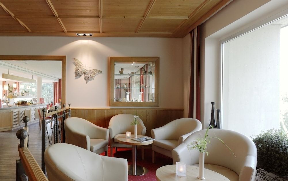 Berghotel Hohe Mark 2