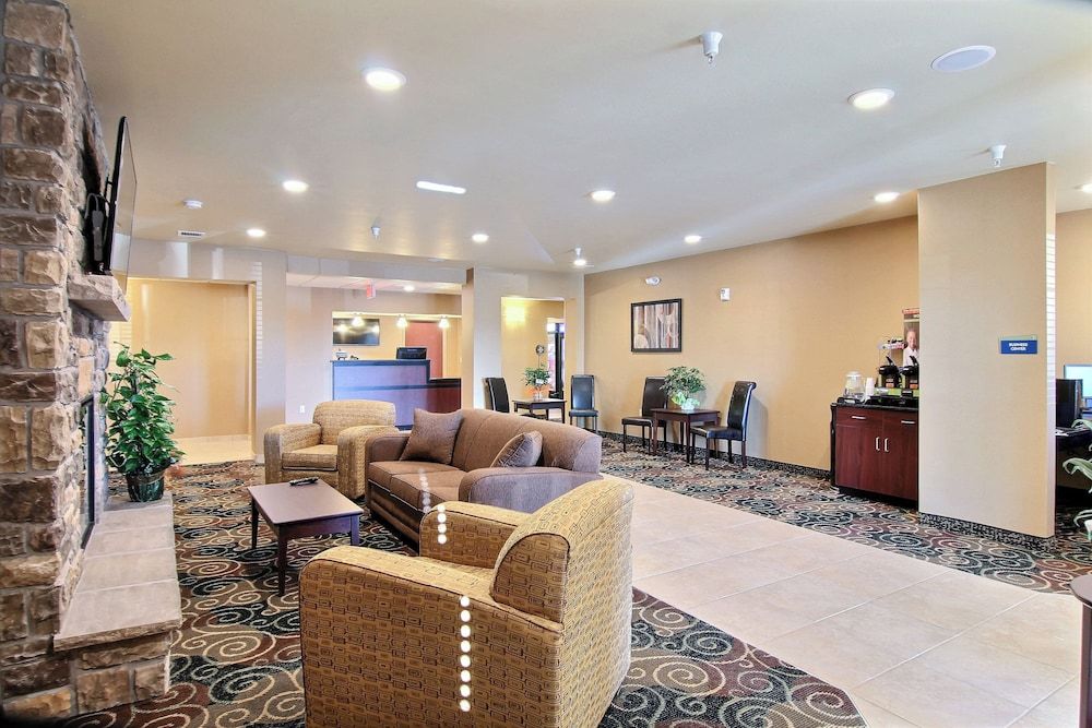 Cobblestone Hotel & Suites - Beulah 3