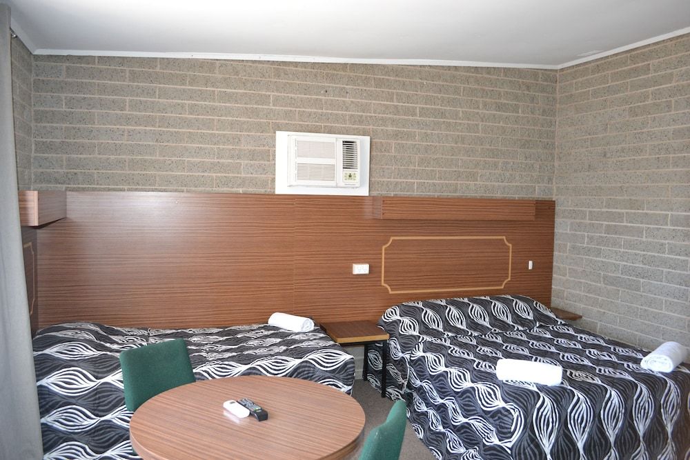 Shamrock Hotel Motel Balranald 3