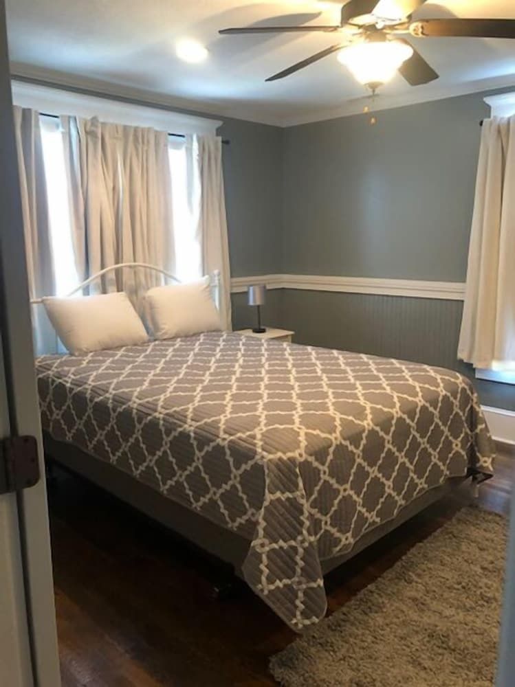 Howard's Creek Inn -1 étoiles à White Sulphur Springs