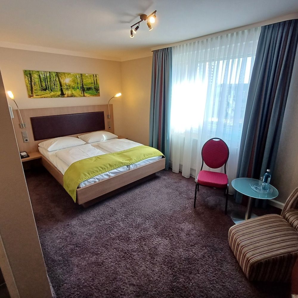 Trip Inn Post Hotel DÔøΩren -1 estrelas em Düren